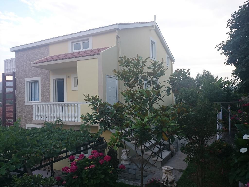 Apartments Sandra Τίβατ Εξωτερικό φωτογραφία