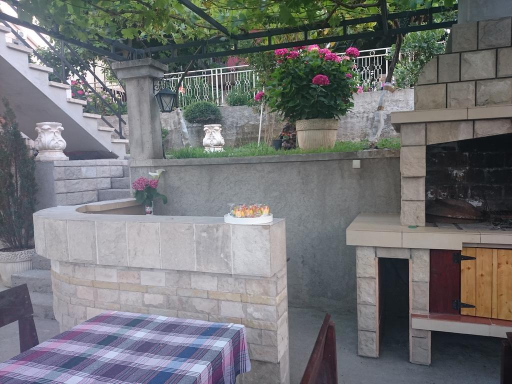 Apartments Sandra Τίβατ Εξωτερικό φωτογραφία
