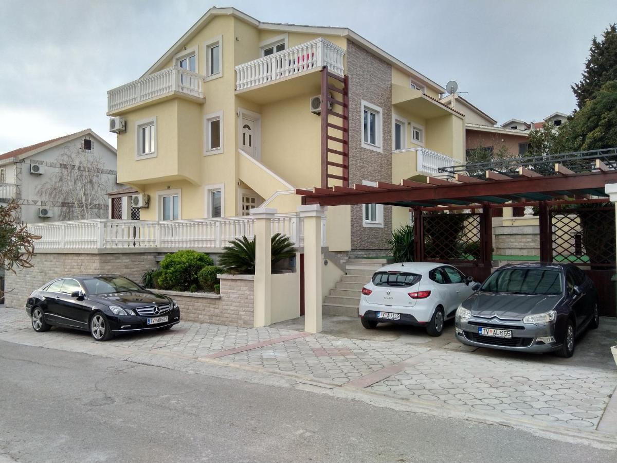 Apartments Sandra Τίβατ Εξωτερικό φωτογραφία